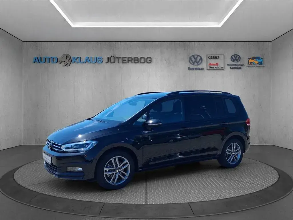 Neu VW Touran Comfortline 150 PS (110 kW) 2026 Schwarz Van / Kleinbus