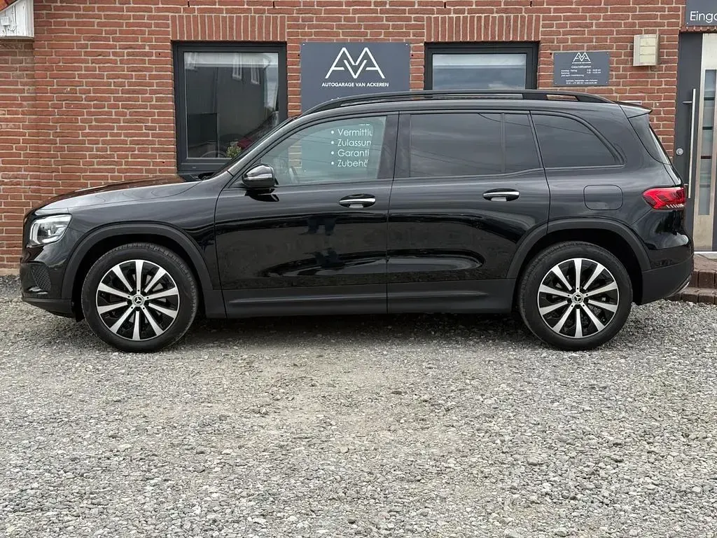 Gebraucht Mercedes GLB200 Night 150 PS (110 kW) 2023 Schwarz SUV