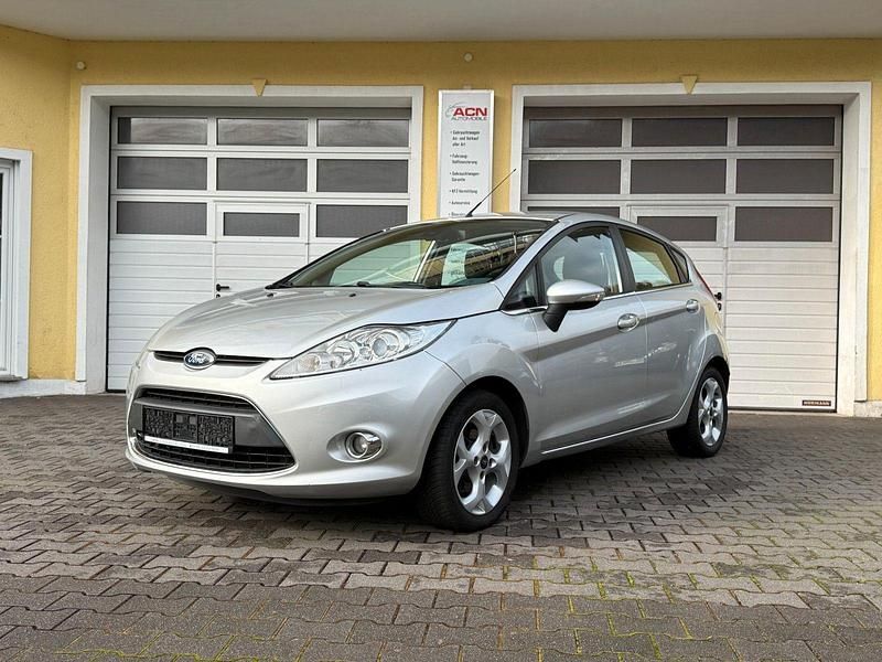 Silber Gebraucht 2007 Ford Fiesta Titanium Kleinwagen | 3.990 € (Teuer) - Bild 1/4