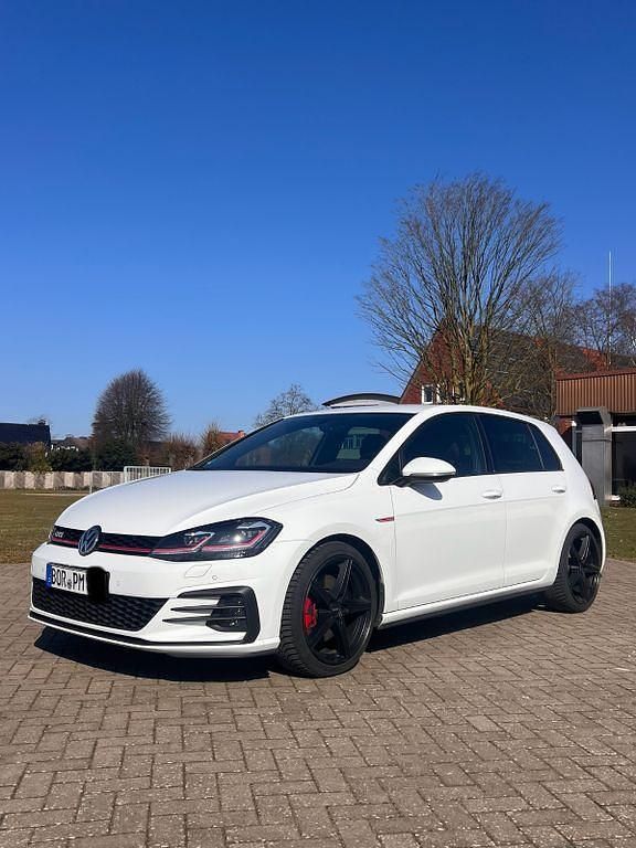Weiß Gebraucht 2018 VW Golf GTI Limousine | 20.450 € (Fairer Preis) - Bild 1/4