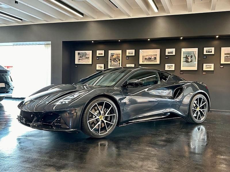 Neu Lotus Emira 405 PS (297 kW) 2025 Grau Coupé