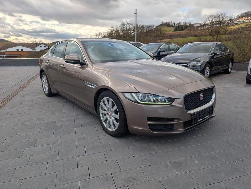 Gebraucht Jaguar XE Prestige 179 PS (131 kW) 2015 Grau Limousine