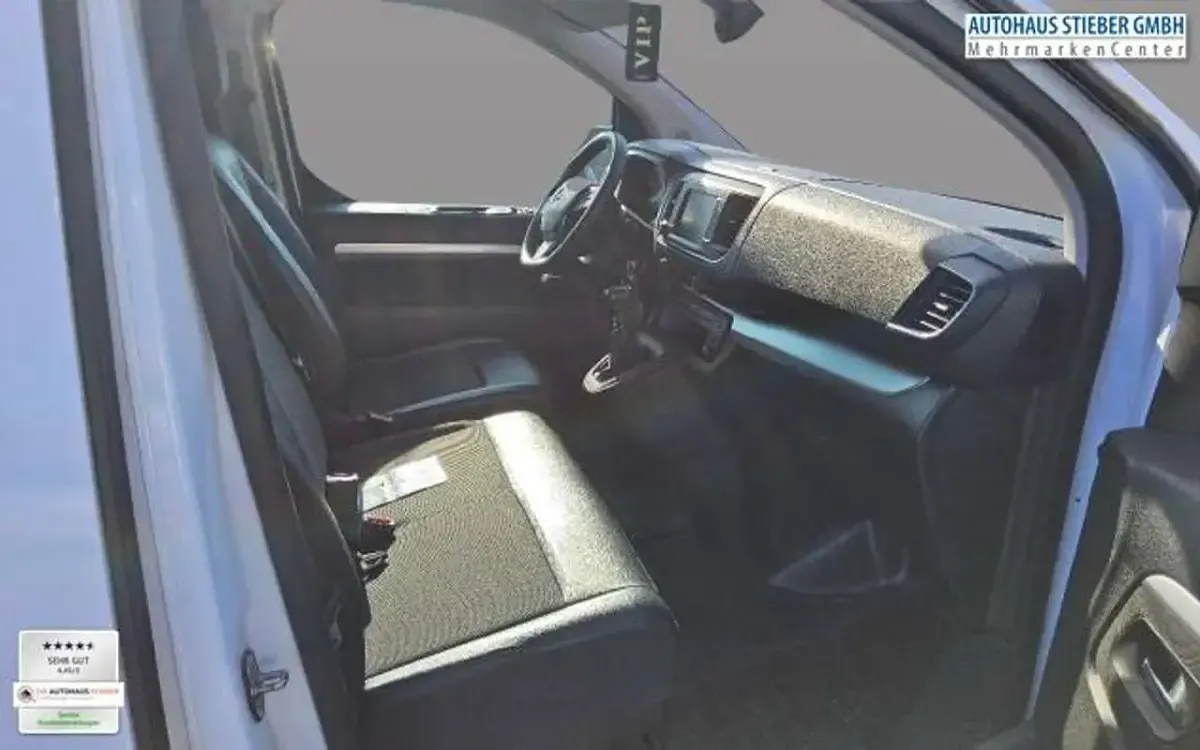 Gebraucht Opel Vivaro-e Combi 144 PS (105 kW) 2022 Weiß Van / Kleinbus