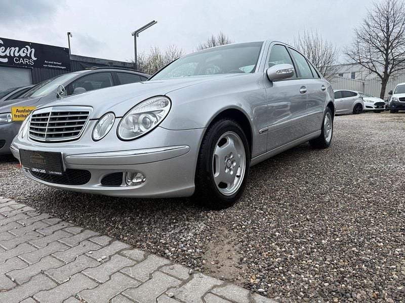 Gebraucht Mercedes E220 150 PS (110 kW) 2002 Grau Limousine