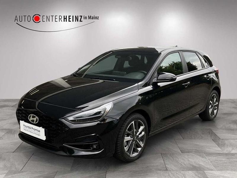 Abyss black / mic Gebraucht 2024 Hyundai i30 Advantage Limousine | 24.900 € (Guter Preis) - Bild 1/4