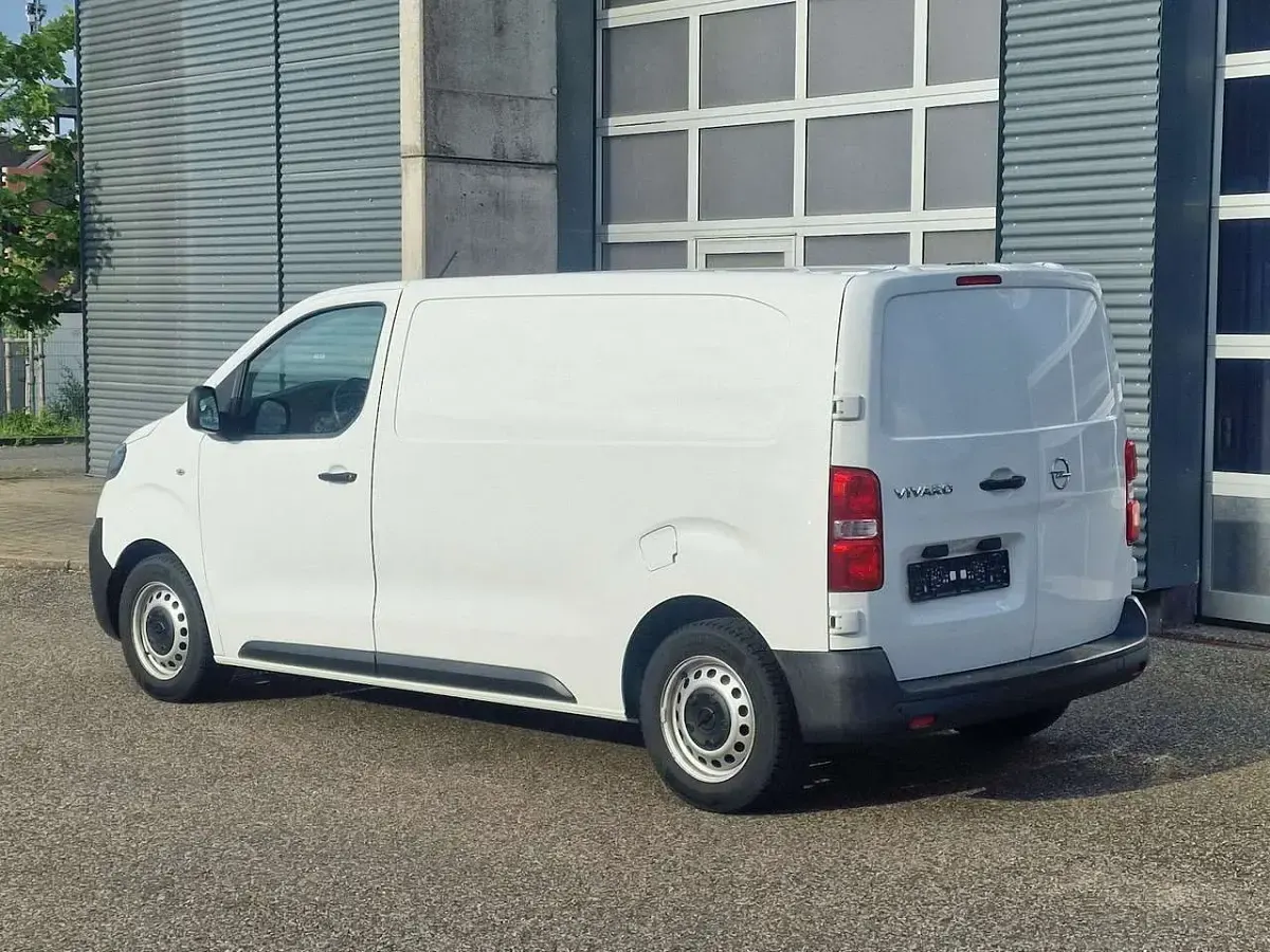 Gebraucht Opel Vivaro Edition 120 PS (88 kW) 2022 White jade Van / Kleinbus
