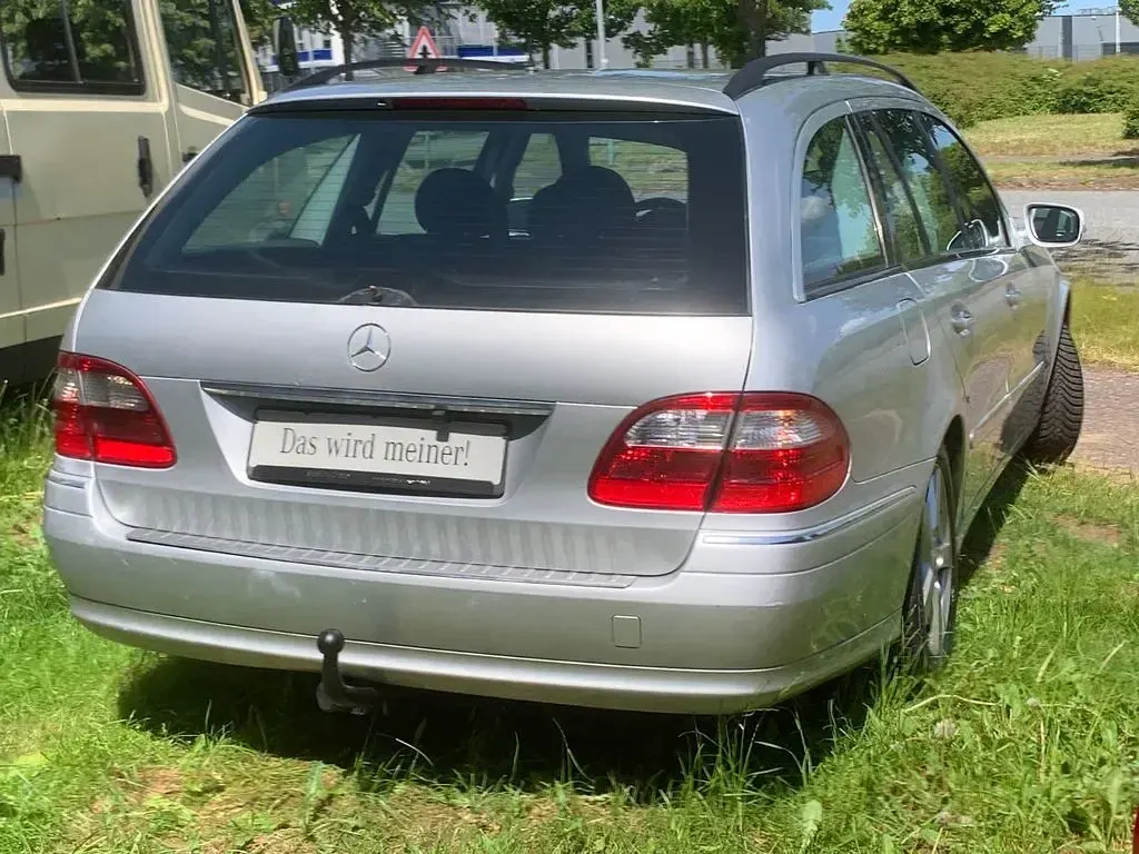 Gebraucht Mercedes E220 Elegance 150 PS (110 kW) 2005 Silber Kombi