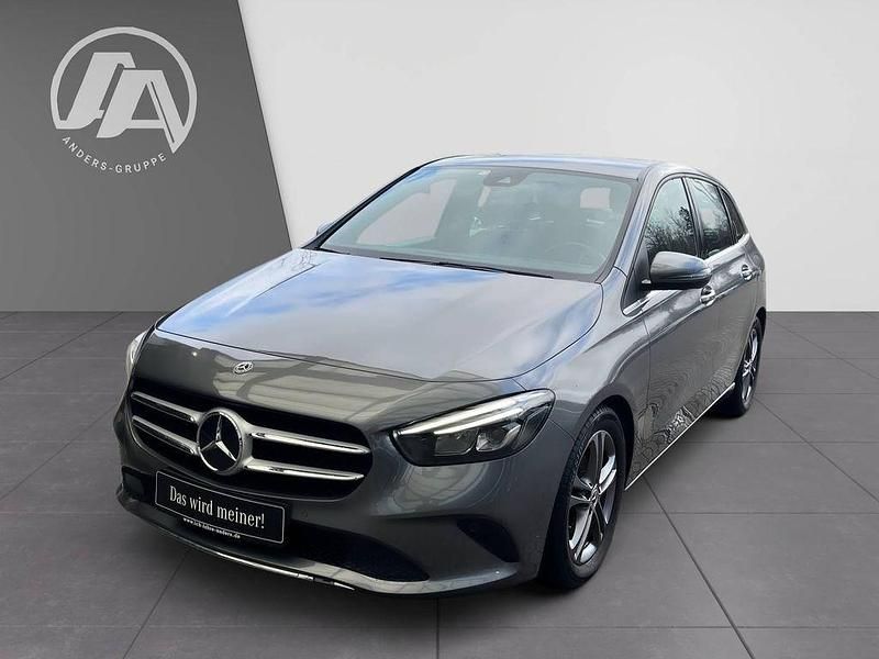 Gebraucht Mercedes B180 Style 136 PS (100 kW) 2019 Mountaingrau Van / Kleinbus