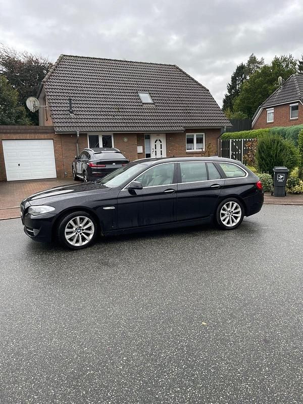 Schwarz Gebraucht 2011 BMW 530 Kombi | 7.500 € (Fairer Preis) - Bild 1/4