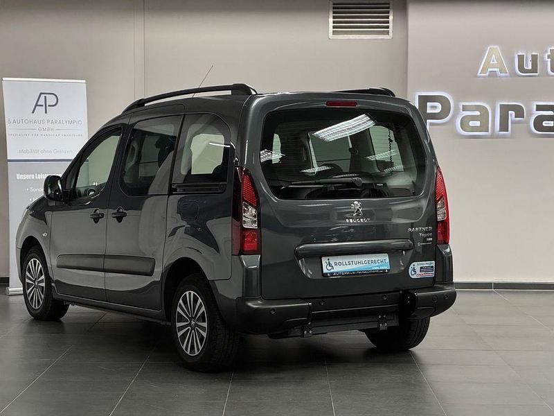 Gebraucht Peugeot Partner Active 92 PS (67 kW) 2014 Lack grau shark/metalliclacki Van / Kleinbus