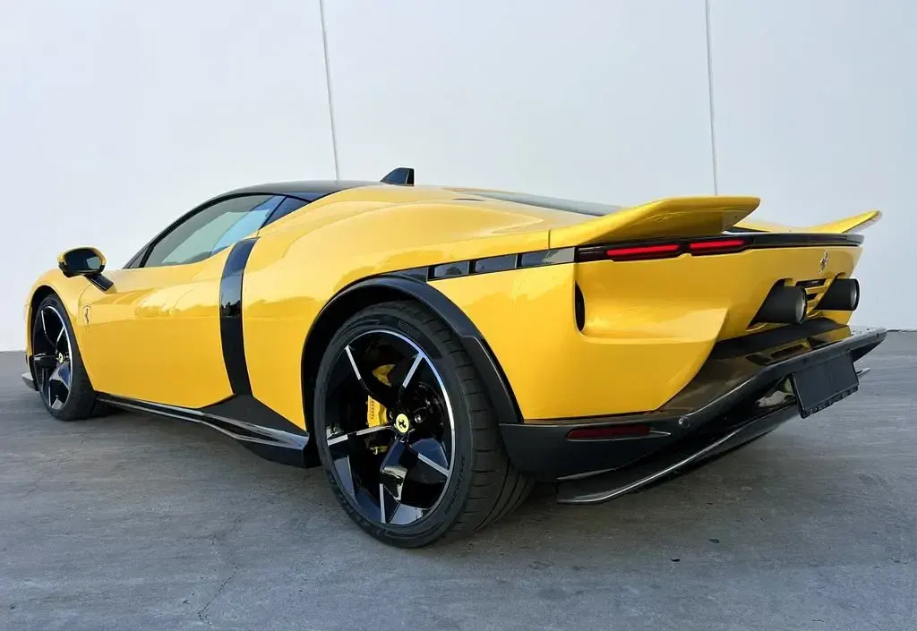 Neu Ferrari Testarossa 2026 Gelb