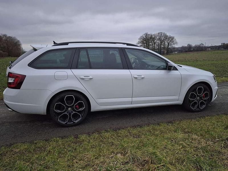 Gebraucht Skoda Octavia RS 230 PS (169 kW) 2017 Weiß Kombi