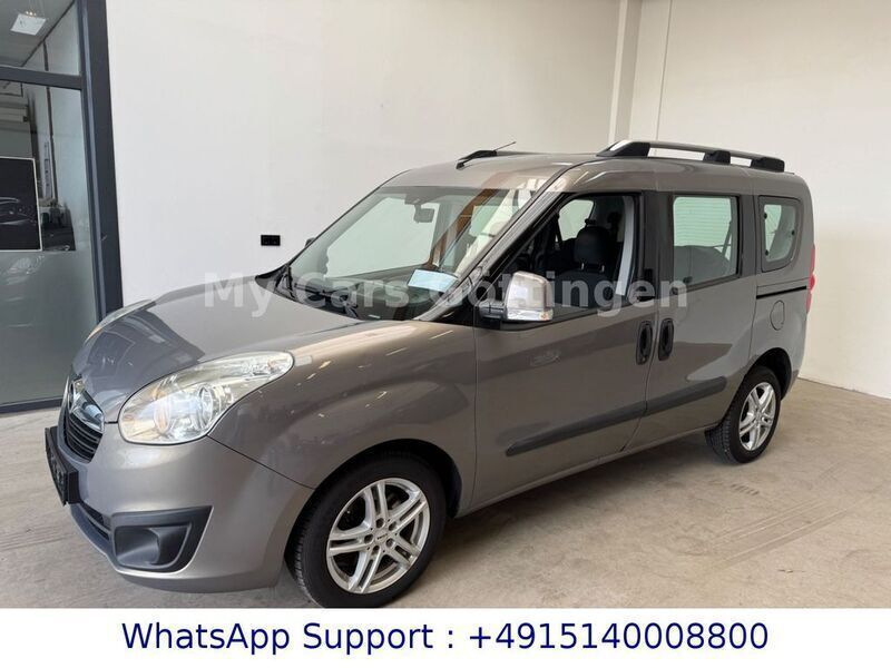 Gebraucht Opel Combo Edition 105 PS (77 kW) 2012 Braun Van / Kleinbus