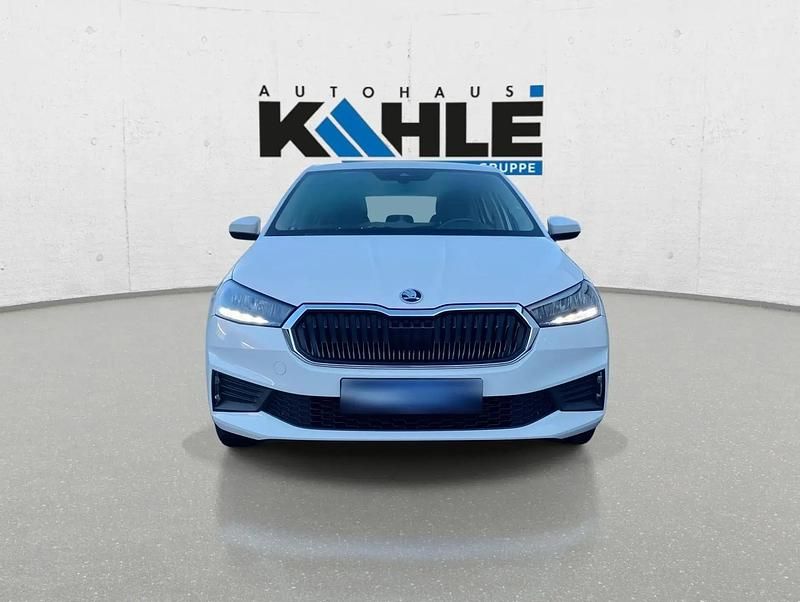 Gebraucht Skoda Fabia Ambition 65 PS (47 kW) 2022 Candyweiß Limousine