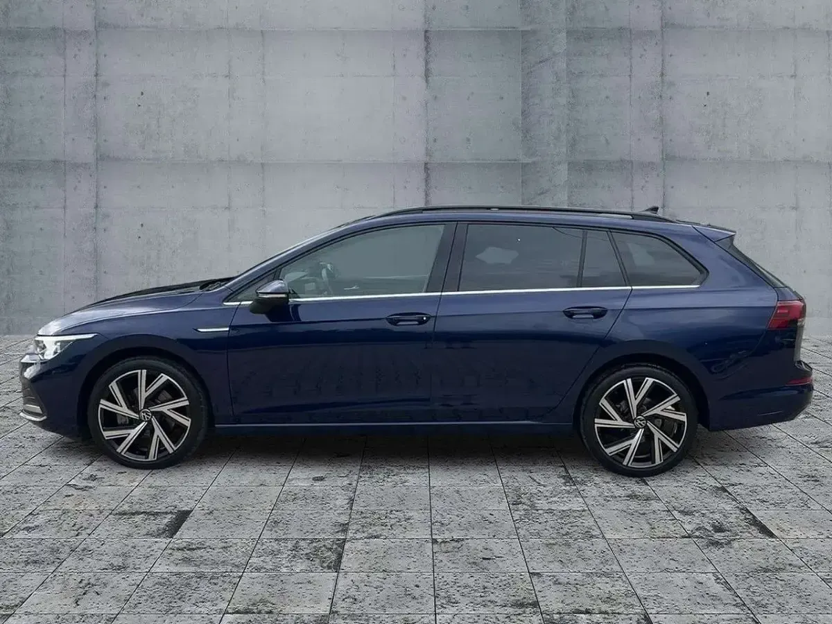 Gebraucht VW Golf VIII Style 190 PS (139 kW) 2023 Atlantik blue metallic Kombi