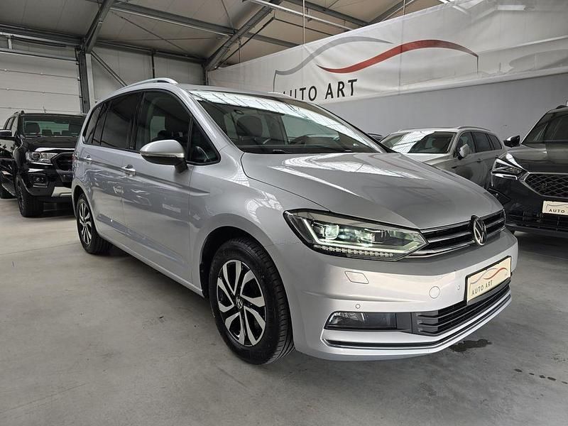 Reflexsilber metallic Gebraucht 2022 VW Touran Comfortline Van / Kleinbus | 24.500 € (Fairer Preis) - Bild 1/4