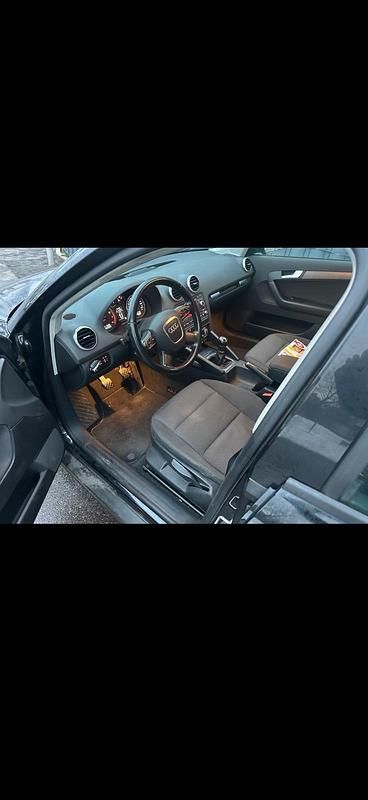 Gebraucht Audi A3 Sportback 125 PS (91 kW) 2011 Schwarz Kleinwagen