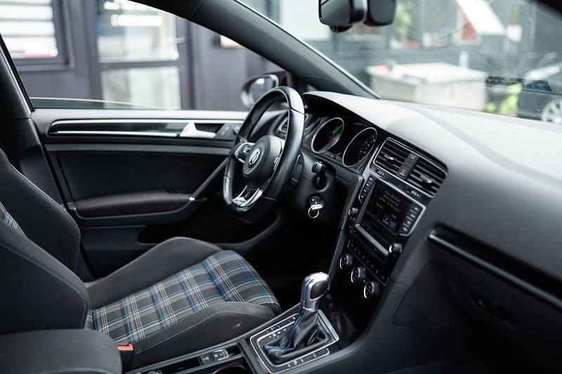 Gebraucht VW Golf VII GTE 150 PS (110 kW) 2015 Weiß Kleinwagen