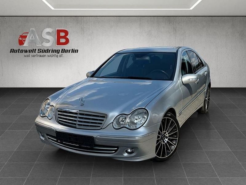 Iridiumsilber metalliclack Gebraucht 2006 Mercedes C200 Sport Edition Limousine | 8.999 € - Bild 1/4