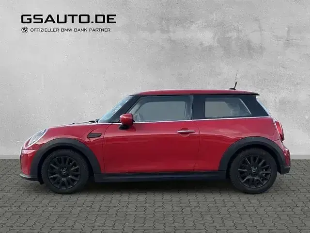 Gebraucht Mini ONE Classic 102 PS (75 kW) 2021 Chili red Kleinwagen