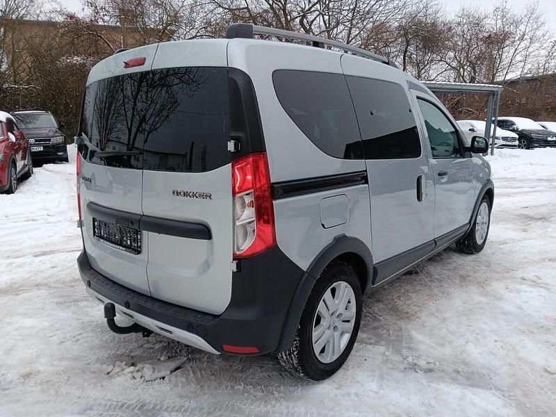 Gebraucht Dacia Dokker Stepway 95 PS (69 kW) 2019 Silber Van / Kleinbus