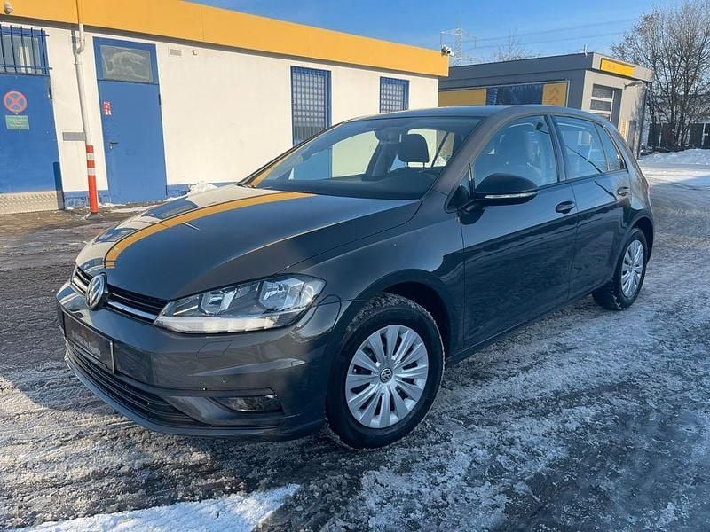 Gebraucht VW Golf VII Trendline 110 PS (80 kW) 2018 Grau Limousine