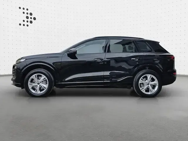 Gebraucht Audi Q6 e-tron Sport 185 kW (252 PS) 2025 Mythosschwarz metallic SUV