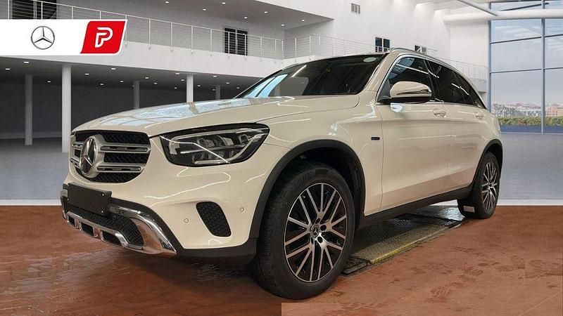 Gebraucht Mercedes GLC300e 320 PS (235 kW) 2021 Polarweiss SUV
