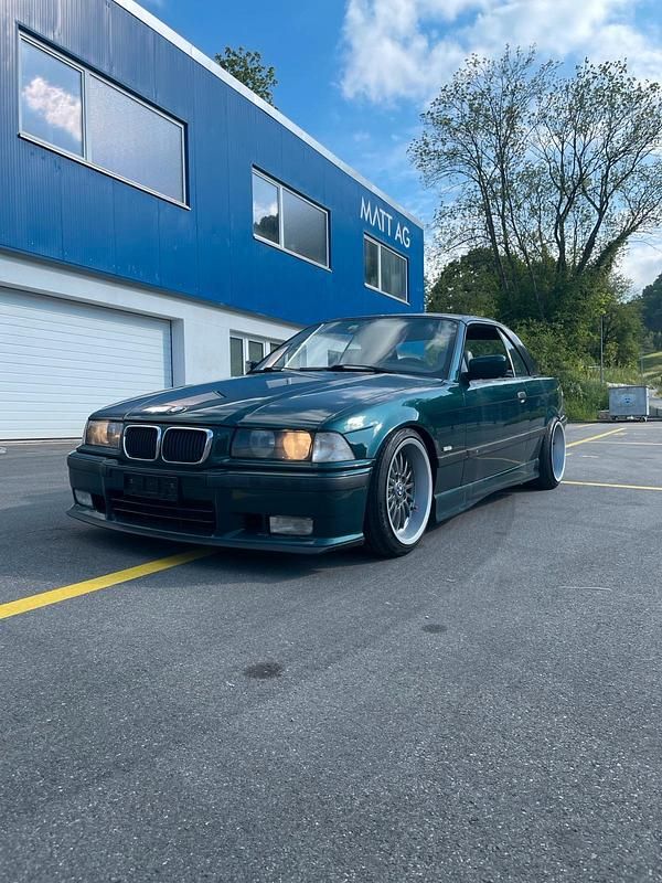 Grün Gebraucht 1997 BMW 328 Cabriolet M Sport Cabrio | 13.900 € (Teuer) - Bild 1/4