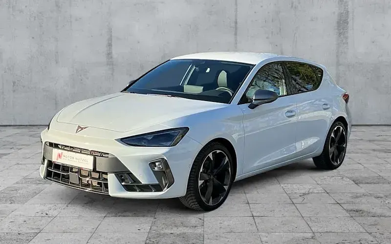 Usata Cupra Leon 150 CV (110 kW) 2025 Bianco Berlina