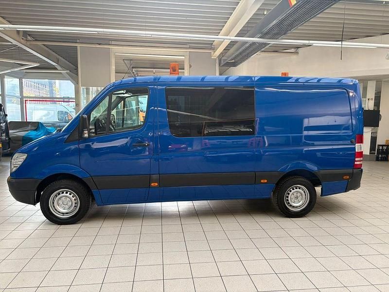 Blau Gebraucht 2011 Mercedes Sprinter Van | 8.900 € (Etwas zu teuer) - Bild 1/4