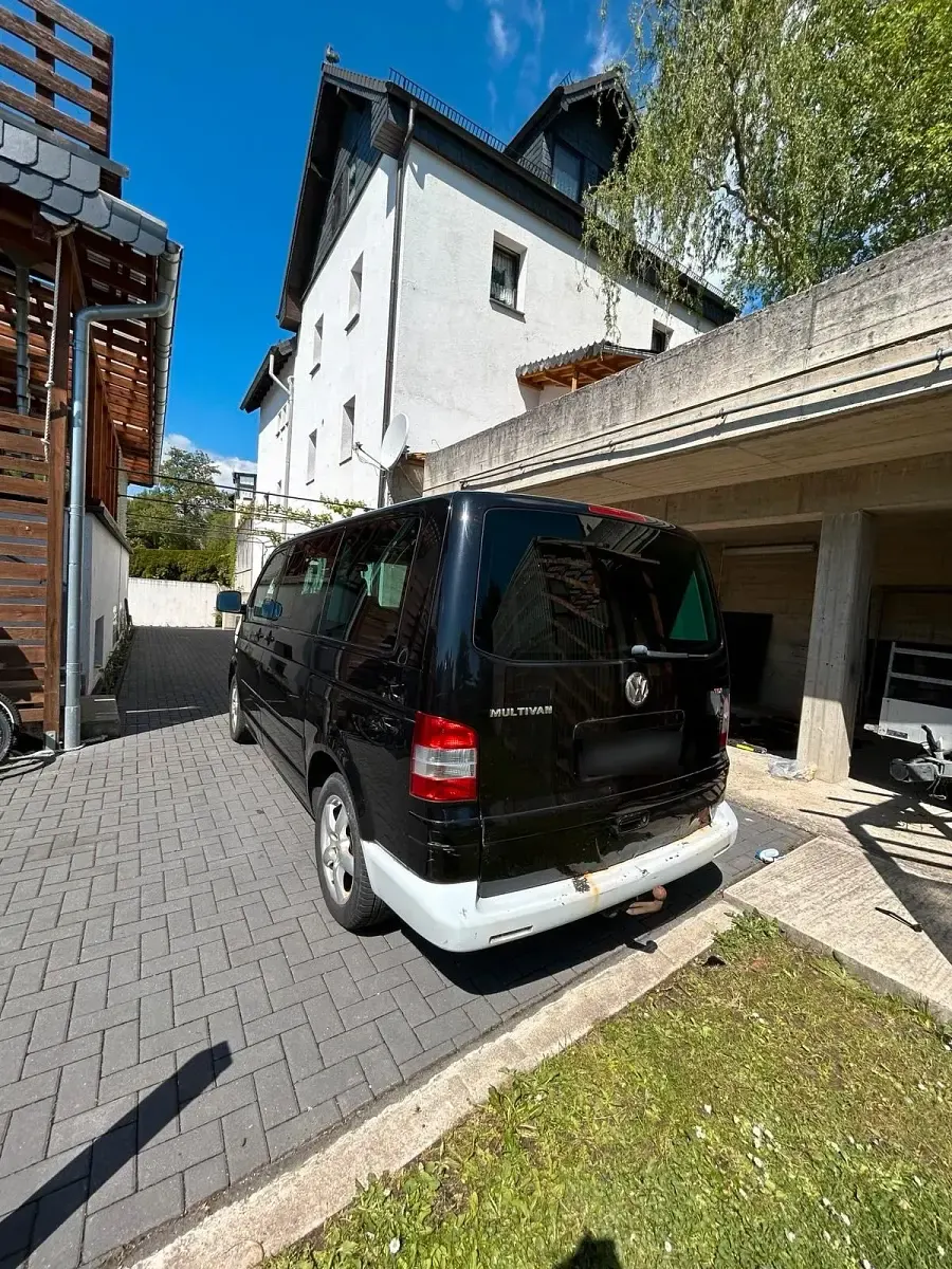 Gebraucht VW T5 102 PS (75 kW) 2008 Schwarz Van