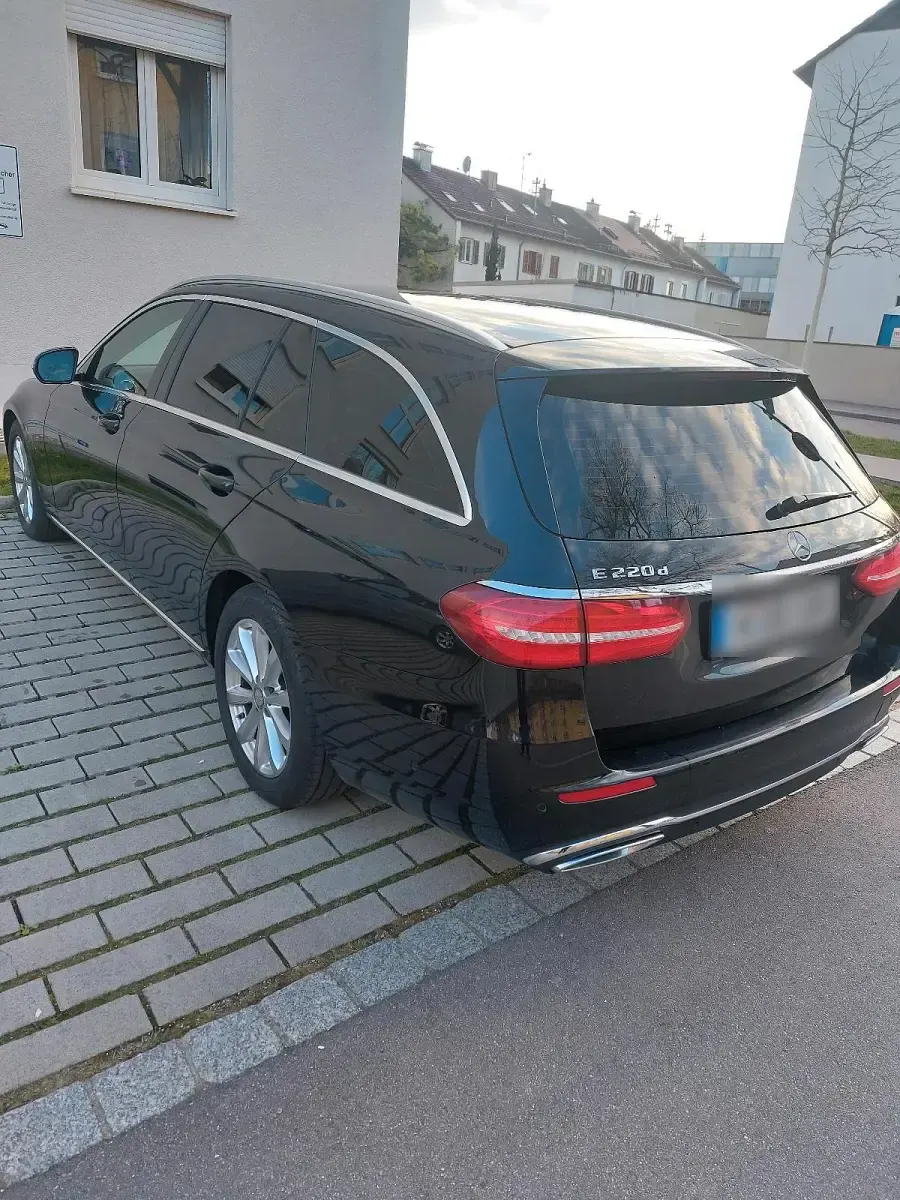 Gebraucht Mercedes E220 194 PS (142 kW) 2018 Schwarz Kombi