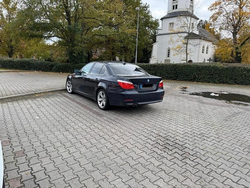 Gebraucht BMW 530 235 PS (172 kW) 2007 Blau Limousine