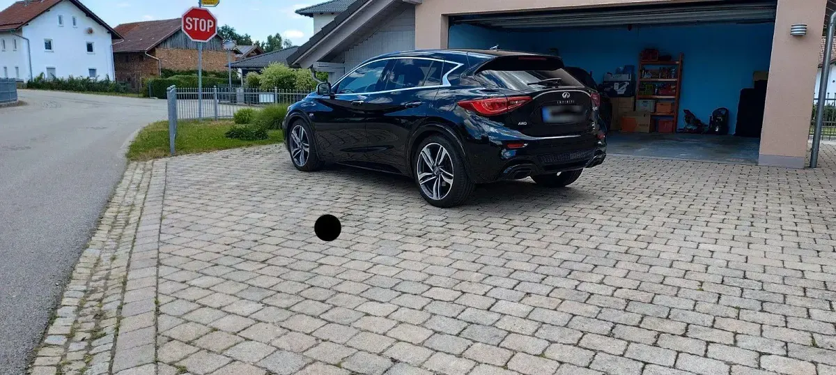 Gebraucht Infiniti Q30 Sport Tech 211 PS (155 kW) 2017 Schwarz Limousine