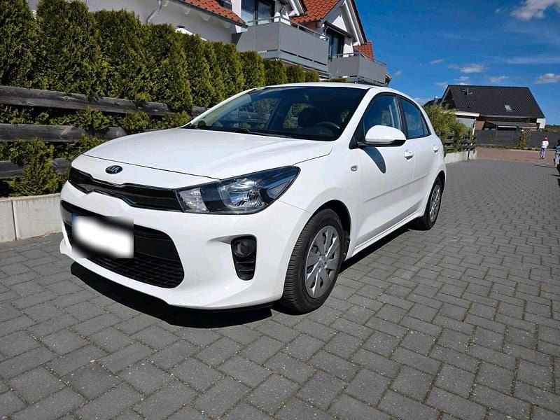 Usata Kia Rio 84 CV (61 kW) 2017 Bianco Station wagon
