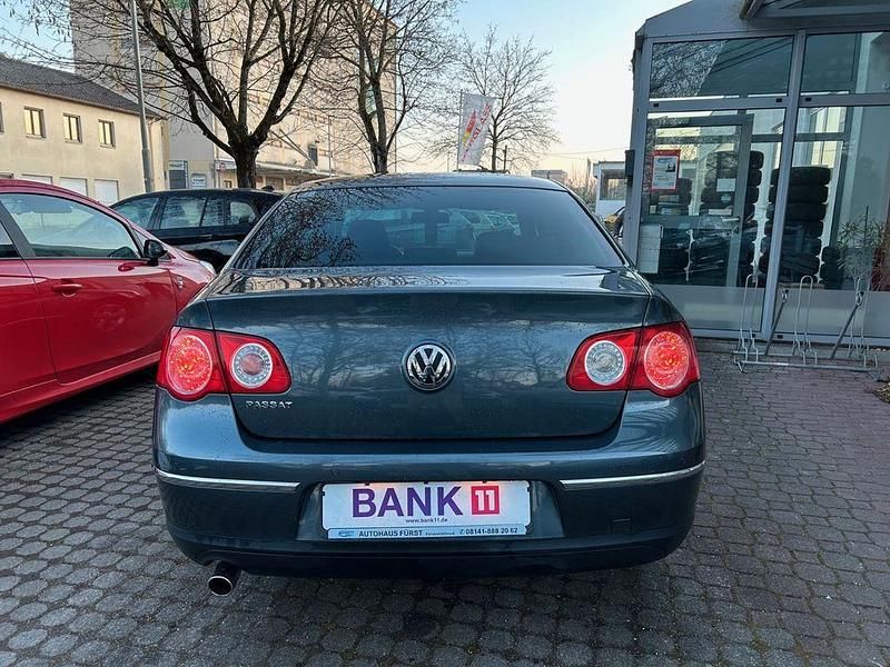 Gebraucht VW Passat Comfortline 102 PS (75 kW) 2009 Grau Limousine