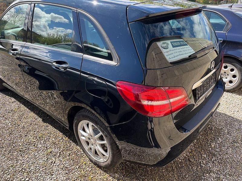 Gebraucht Mercedes B180 122 PS (89 kW) 2018 Schwarz Van / Kleinbus