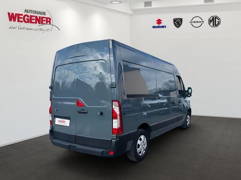 Gebraucht Nissan Interstar Tekna 179 PS (131 kW) 2023 Grau Van