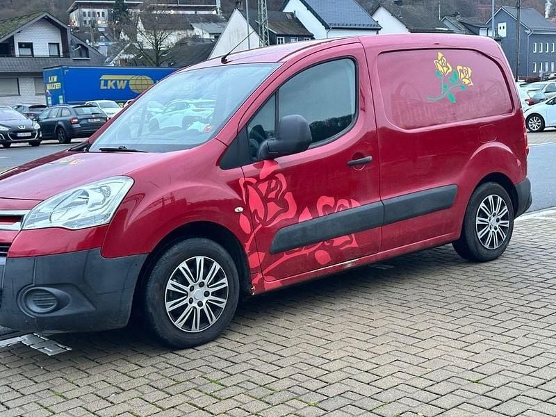 Gebraucht Citroën Berlingo 90 PS (66 kW) 2009 Rot Van / Kleinbus