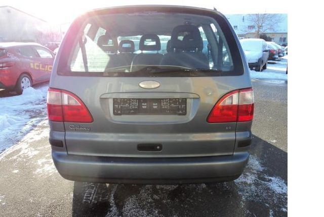 Gebraucht Ford Galaxy Trend 146 PS (107 kW) 2002 Grau metallic Van / Kleinbus