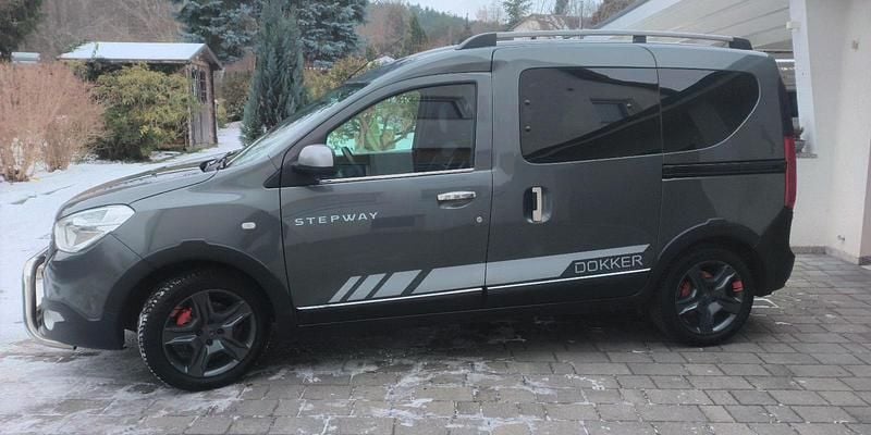 Gebraucht Dacia Dokker Stepway 115 PS (84 kW) 2018 Grau Van / Kleinbus