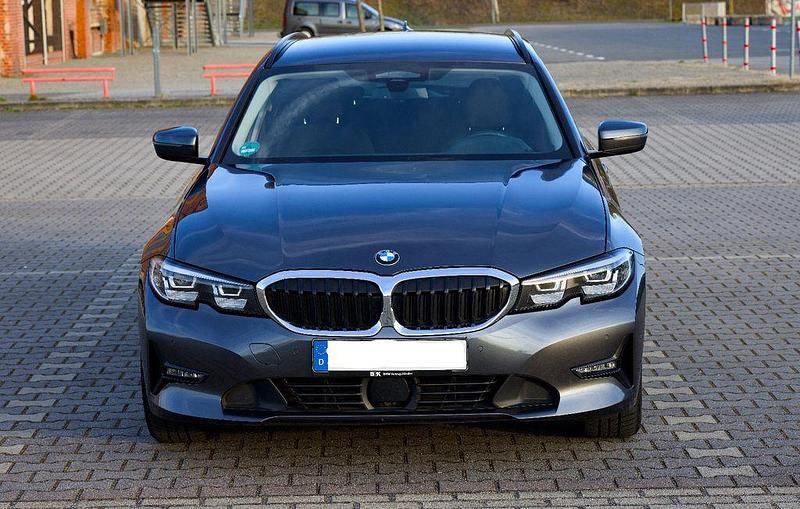 Gebraucht BMW 320 Performance 190 PS (139 kW) 2020 Grau Kombi