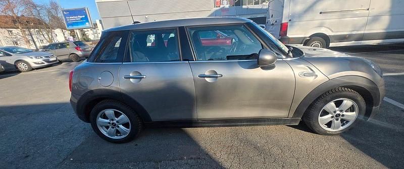 Gebraucht Mini ONE 102 PS (75 kW) 2018 Beige Kleinwagen