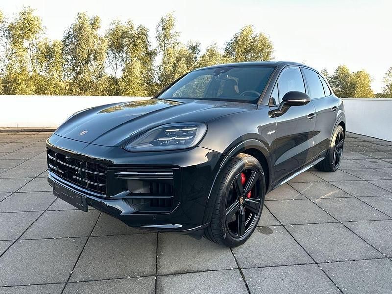 Gebraucht Porsche Cayenne Turbo E-Hybrid 600 PS (441 kW) 2025 Schwarz SUV