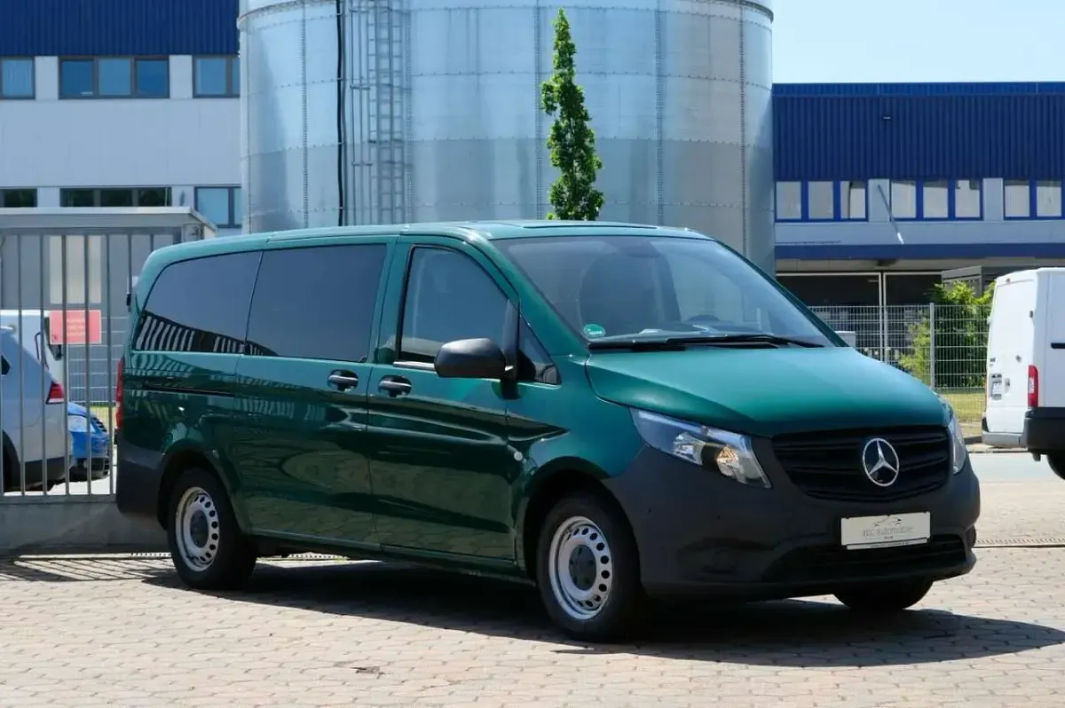 Gebraucht Mercedes Vito 163 PS (119 kW) 2022 Orchidgruen Van