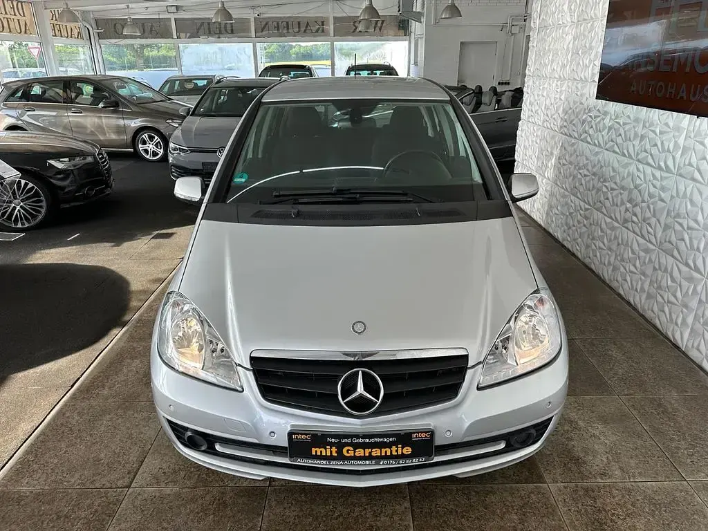 Gebraucht Mercedes A160 95 PS (69 kW) 2011 Silber Limousine
