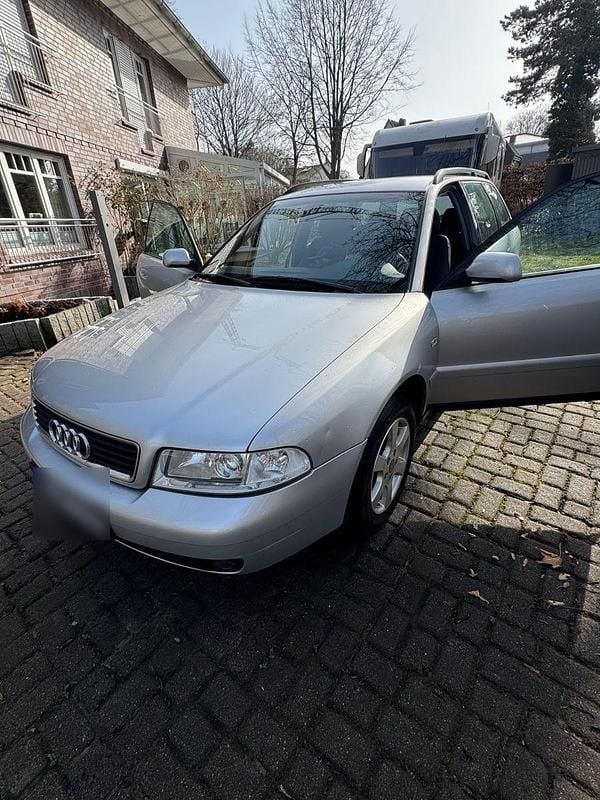 Gebraucht Audi A4 125 PS (91 kW) 2000 Silber Kombi