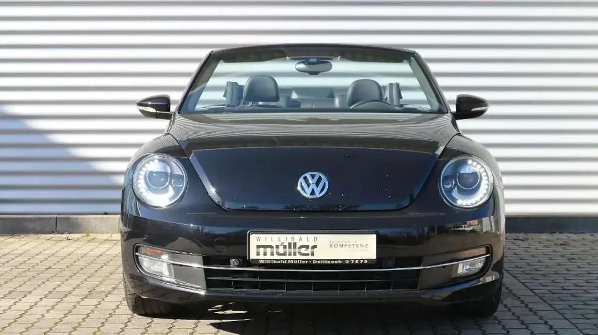 Gebraucht VW Beetle Design 150 PS (110 kW) 2017 Deep black perleffekt Kleinwagen