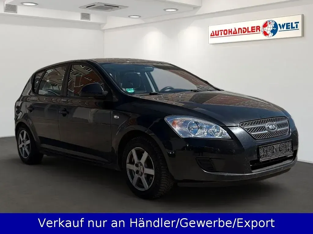 Gebraucht Kia Ceed 109 PS (80 kW) 2008 Black pearl Kleinwagen